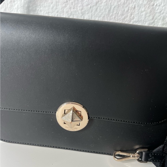 Kate Spade Audrey Flap Crossbody Black Gold Accent Excellent Condition Bag - Picture 11 of 16